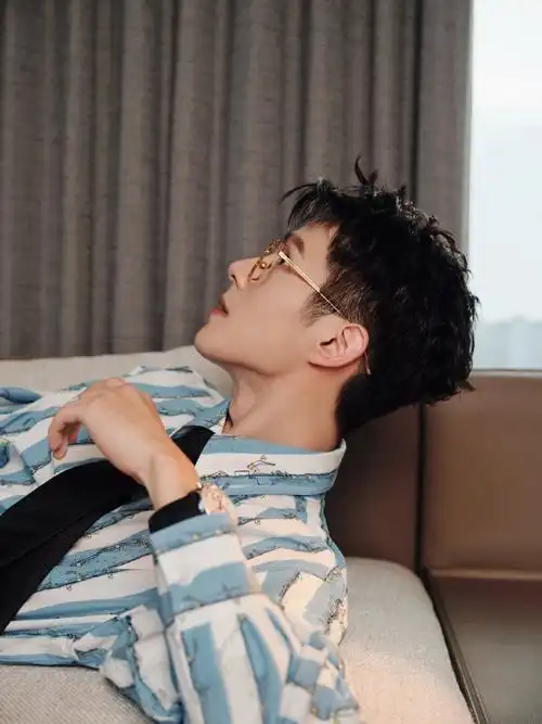 有刘昊然的脸我还能再上五天班