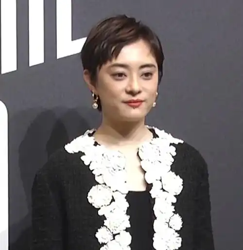 41岁孙俪美回来了留长发型尝试新风格网友大赞娘娘颜值回春