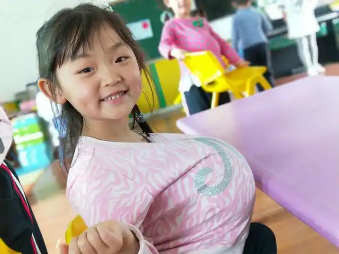 隐珠山花园城幼儿园——中一班母亲节《体验孕妈妈》