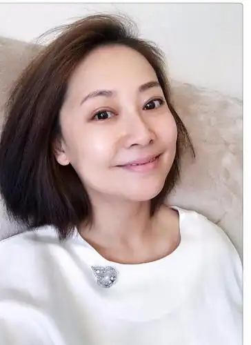 1996年,张茜首次参演电视剧《慈禧西行》,正式成为演员.