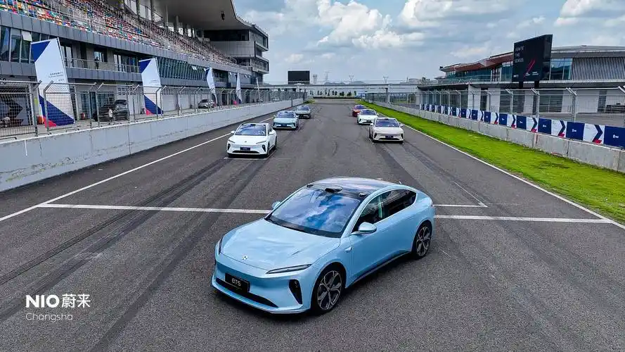 动力无声心有声,赛道试驾蔚来et5_搜狐汽车_搜狐网