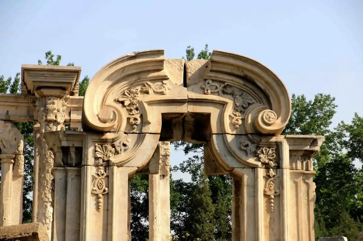 圆明园的标志:西洋楼遗址 圆明园的西洋楼景区是游客必来的核心景区.