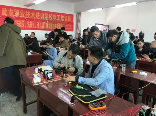"福城职业技能培训"行动分为宣传发动,组织实施,总结推广三个阶段