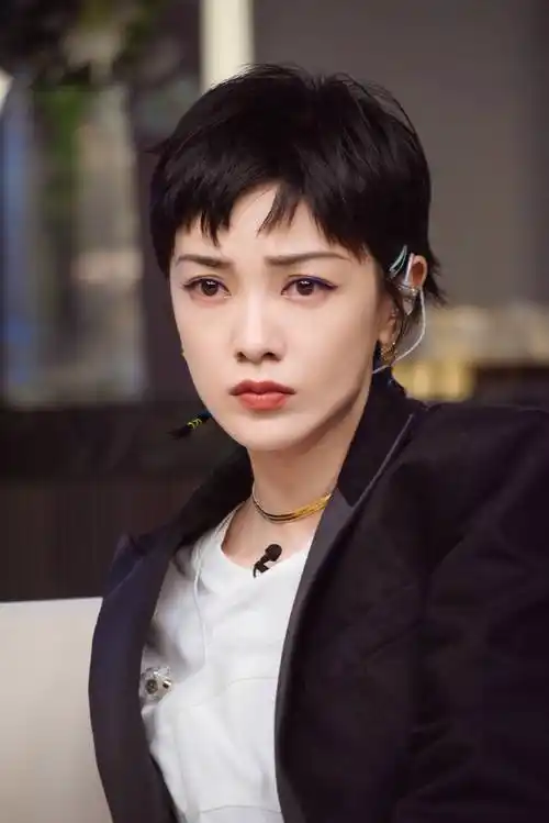 郭采洁《再见爱人》温情输出 线下巡演将在本周开启