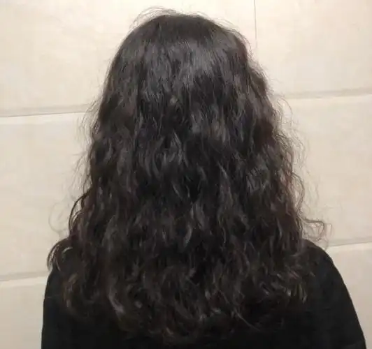 女人不管什么年龄,这几款发型最好别留,显老还土气,颜好也没用