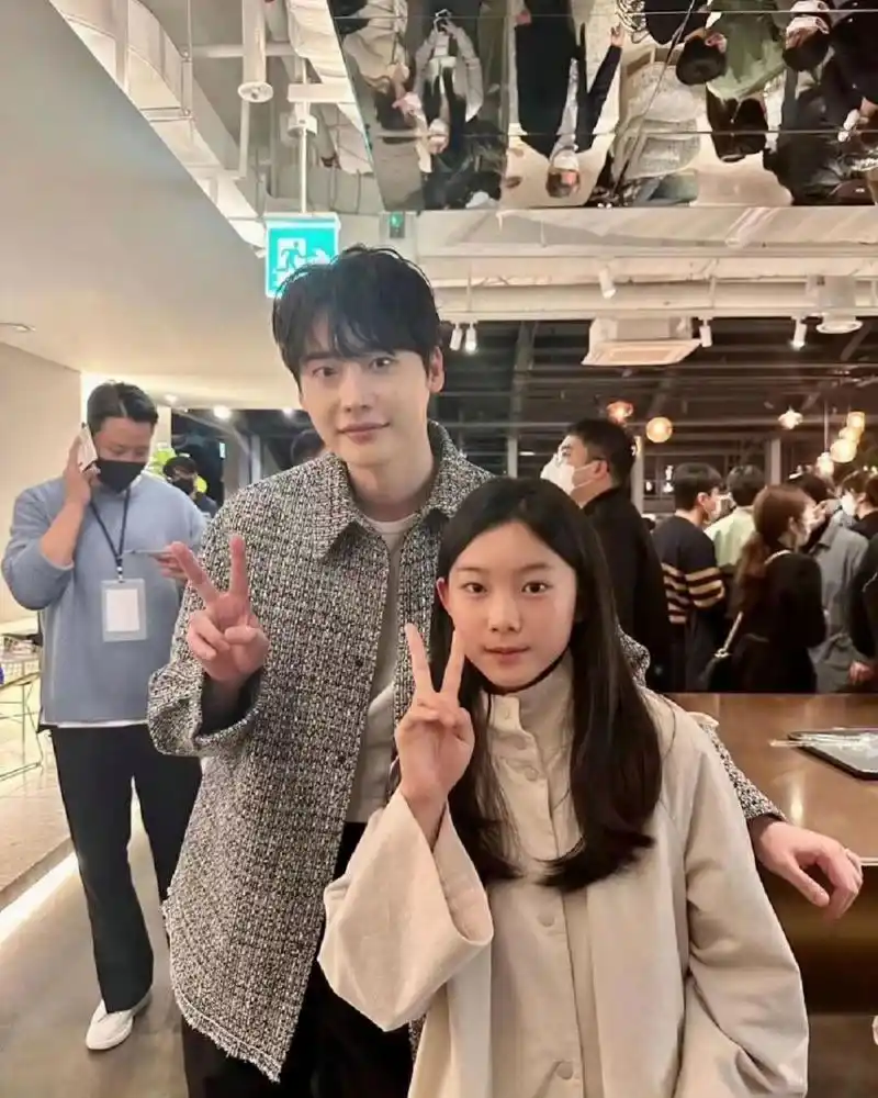 我也想和二硕合影 #李钟硕##电影分贝##合影##票房大卖