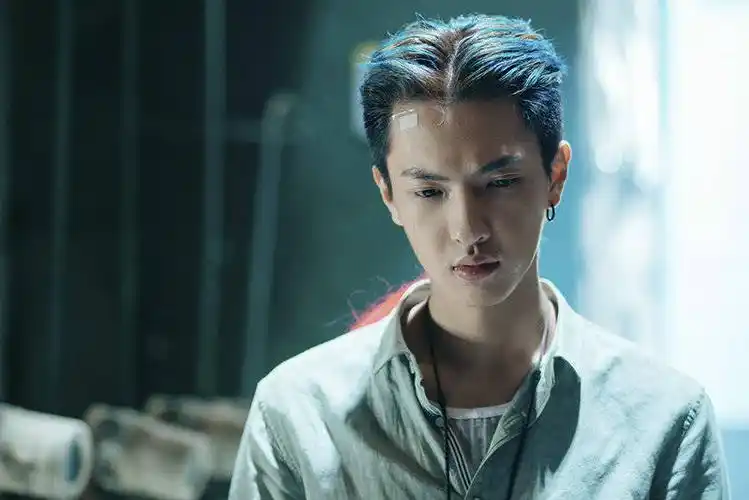 风暴舞正在热播董岩磊首次挑战反派角色