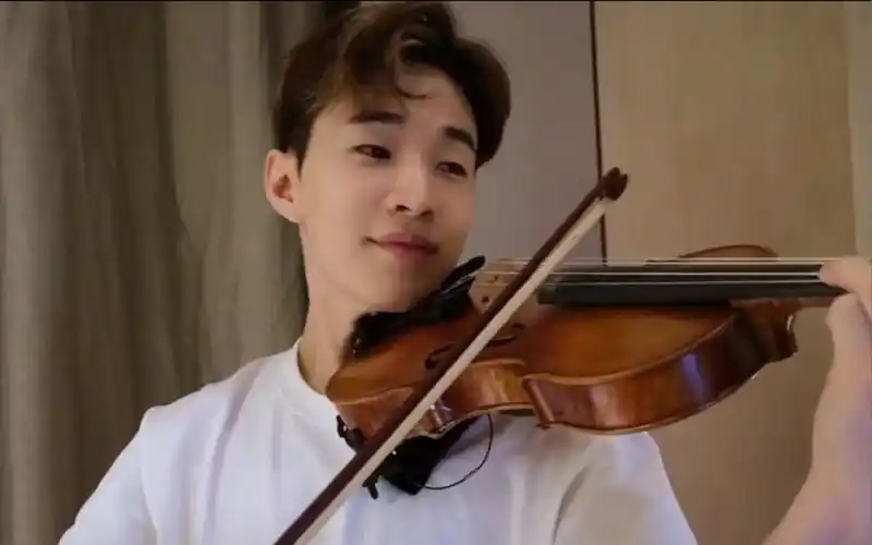 龙的传人刘宪华小提琴演奏《我爱你,中国》