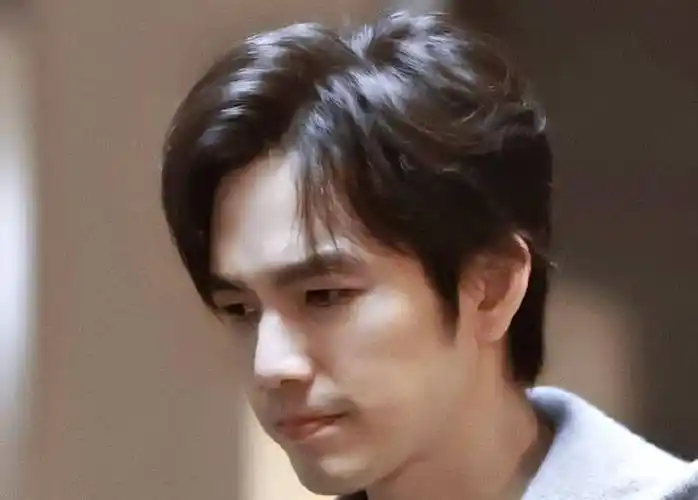 47岁钟汉良脸部又肿又僵,医美后遗症出现,就不能优雅老去吗?