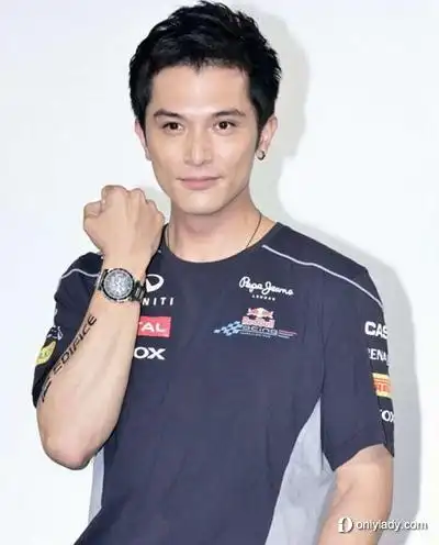 p>邱泽(roy chiu),1981年10月14日出生于台湾省台北市,中国台湾影视