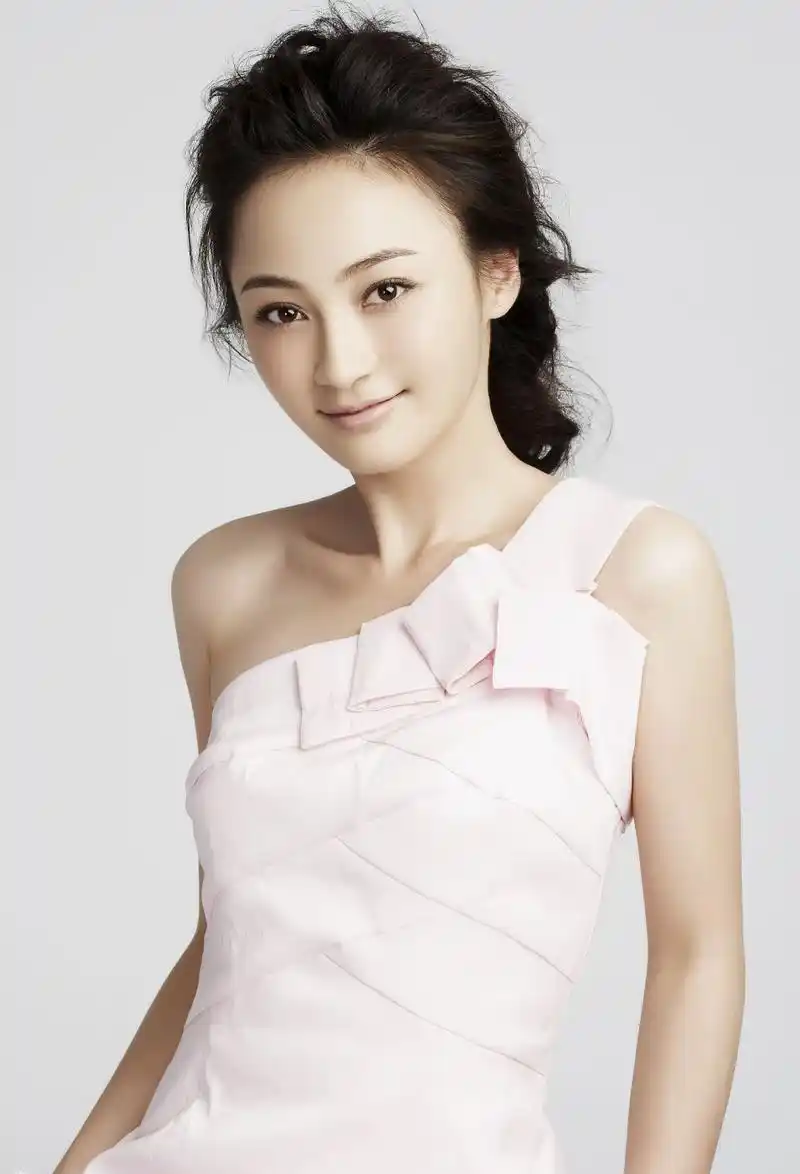 姚笛清纯动人写真