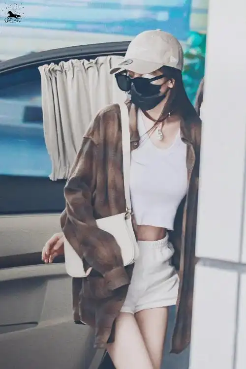 腹肌,马甲线,腿部肌肉手臂肌肉,我们小幂的薄肌感,力量女人杨幂女士