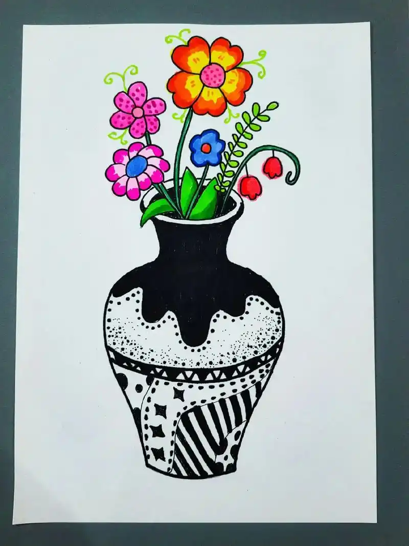 花瓶里的花,黑白线描的花瓶和马克笔画的花朵#儿童画 #一起学 - 抖音