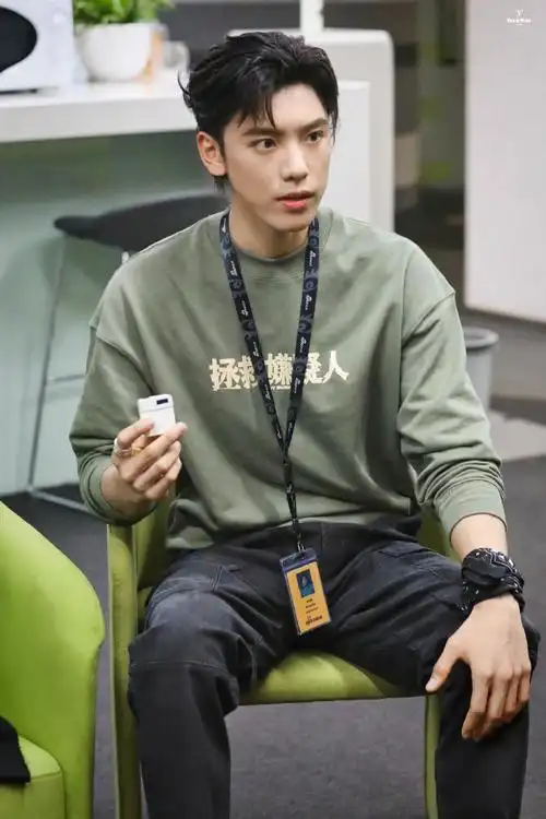 王子异[超话]##今日星拍放送##王子异谈演疯批感受##王子异出演弦疑