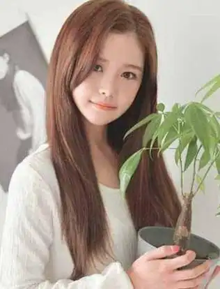 女生长直发斜刘海图片 斜刘海这么扎最清纯_刘海发型_西子美发网