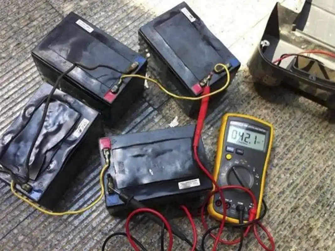 电动车电池为什么会鼓包怎样才能避免电池鼓包修车师傅告诉你