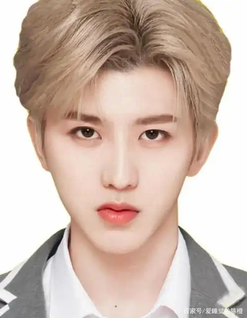 蔡徐坤证件照曝光,卸妆展现真实颜值后,粉丝:这也太帅了吧?