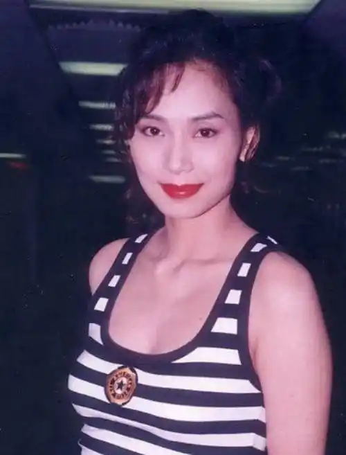 这4位红极一时的60岁女星,都身价过亿,有3位是豪门收割机_关之琳