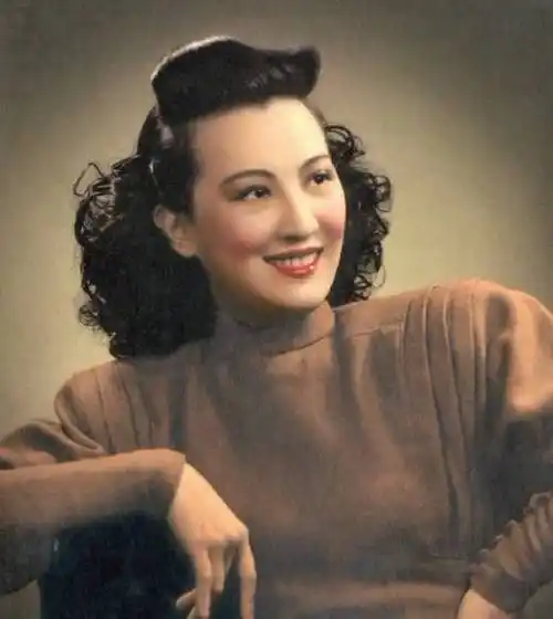 周璇(1920年8月1日-1957年9月22日),出生于江苏常州,中国电影演员