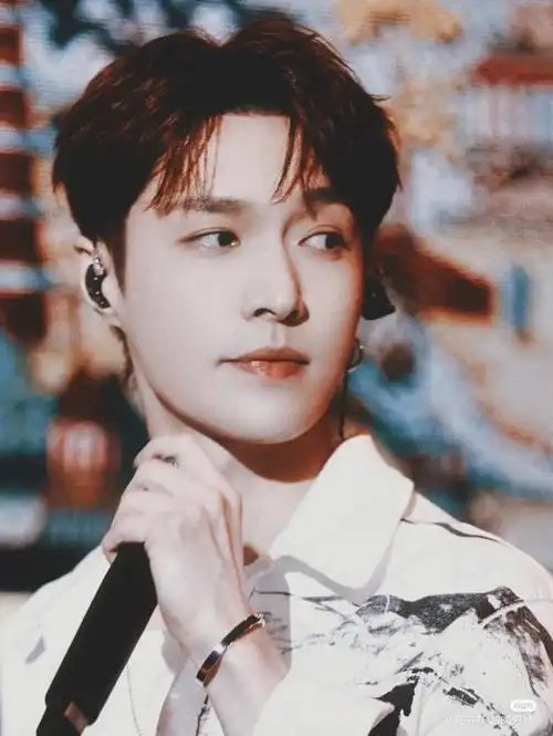 挑战每天发九张明星美图张艺兴篇