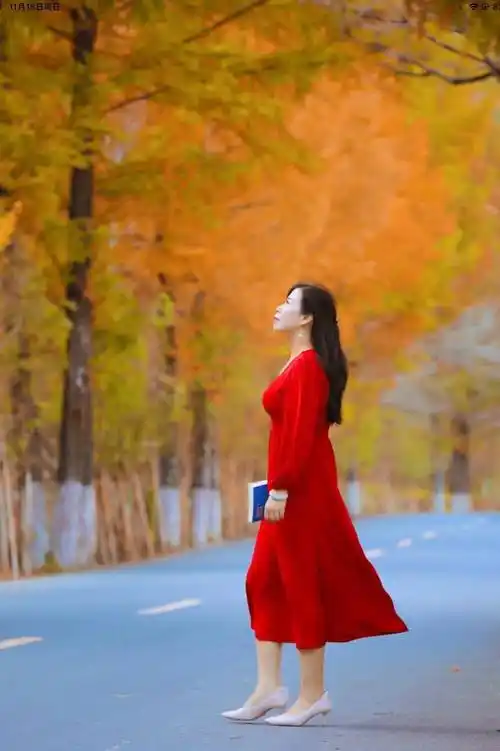 不拍大妈照,姐姐们生活照这样拍,技巧简单,拍照优雅自然好看_气质