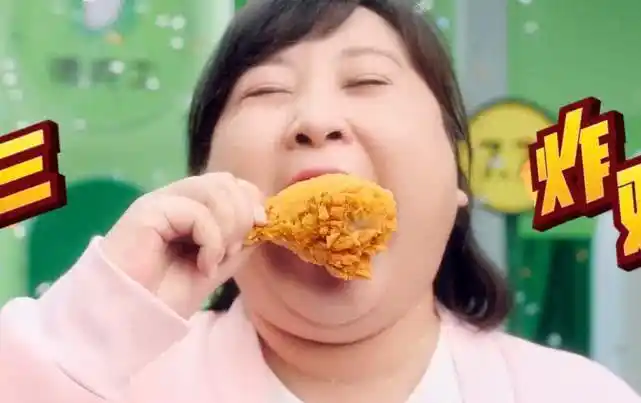 贾玲拍宣传片胖到认不出别的小姑娘假吃而她啃鸡腿太真实