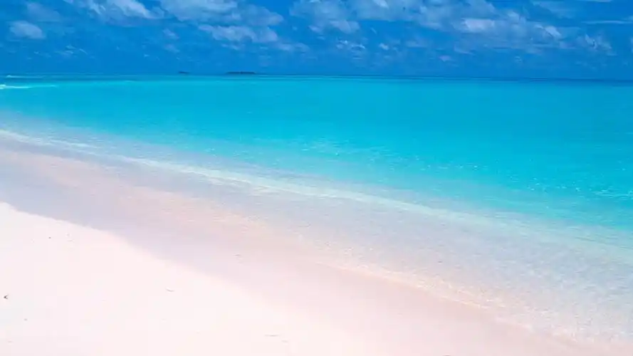 度假胜地马尔代夫夏季唯美沙滩风光桌面壁纸(一)