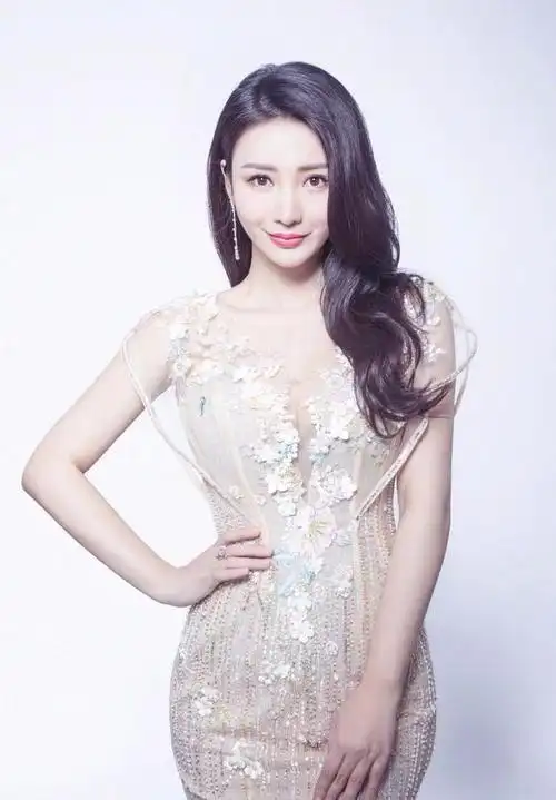 作为娱乐圈独树一帜的女星,柳岩总能给人带来惊喜.