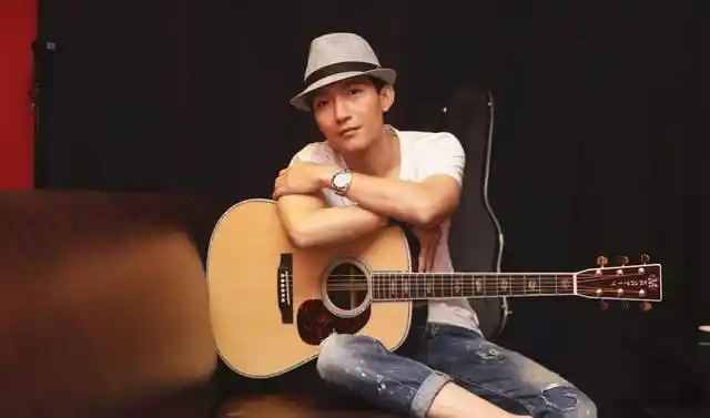 内地3位过气男星现状释小龙热衷打高尔夫陈楚生疲惫应付债务