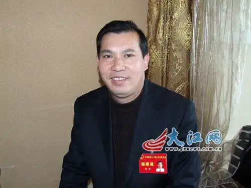 县委书记刘洪大江网讯 记者尹坤摄影报道:"交通是经济发展的先行官