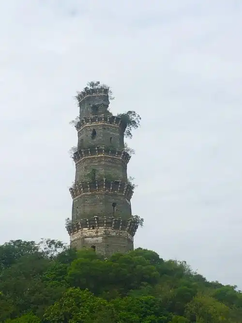 潮州的三元塔的神奇传说,传说古时韩江经常.