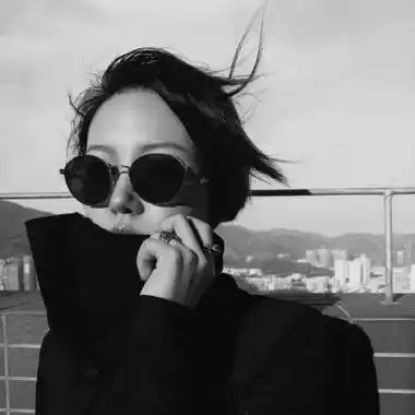 堆糖黑白御姐女头_黑白_头像控