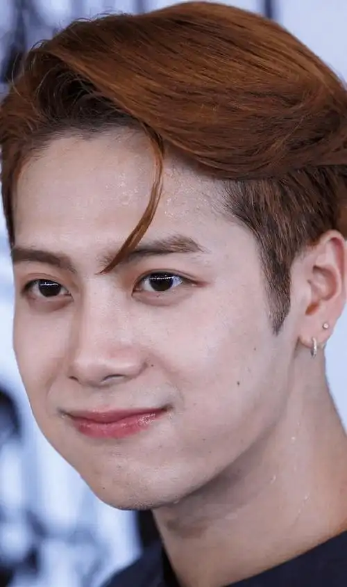 王嘉尔好帅,素颜生图也能打!_王嘉尔