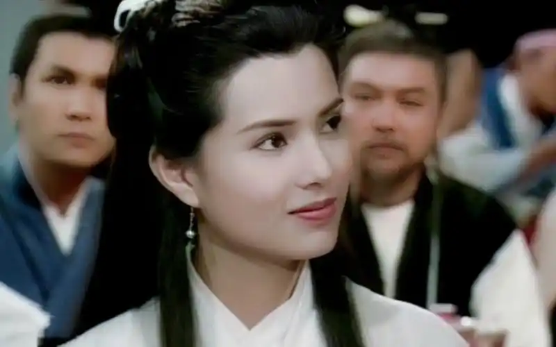 58岁未婚未育,李若彤回忆过去:相爱十年被抛弃,靠健身找寻自我_腾讯