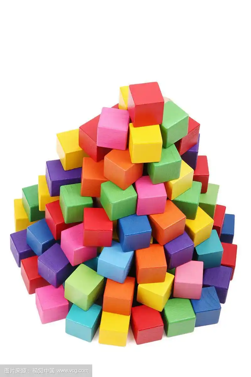 积木摆出的几何图形
