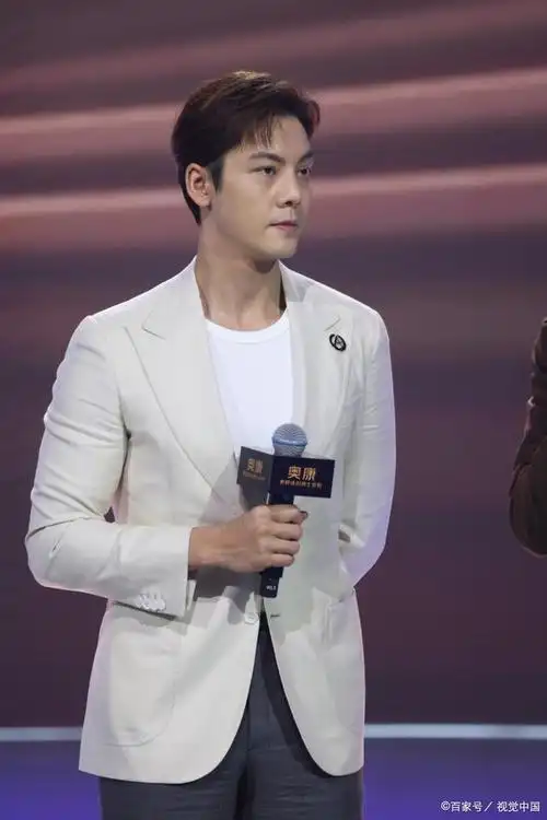 陈伟霆赵丽颖谈过?