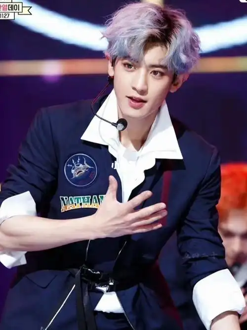 朴灿烈体验一下爱豆打歌舞台