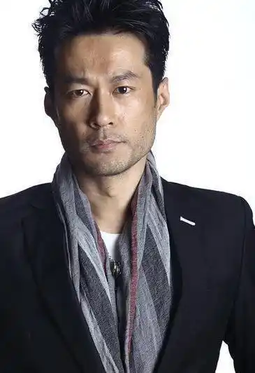 五位大陆颜值超高的中年男演员:不是只有港台男星才称得上帅哥_明星