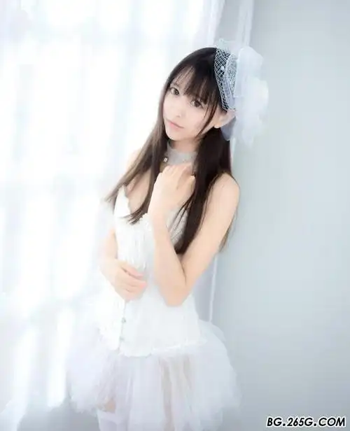 居然有人cos韩国yurisa 白丝美腿羞羞哒