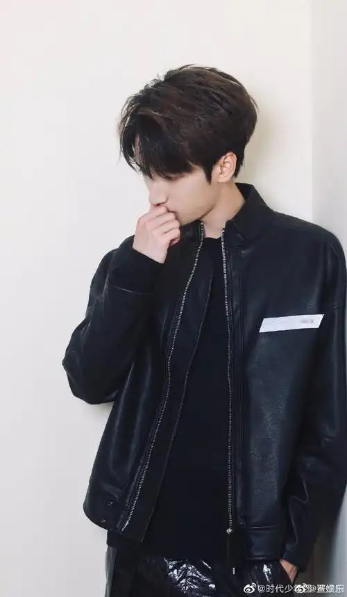 严浩翔真不热##严浩翔不热吗#严浩翔这一套妆造真的超级帅的啊~补过