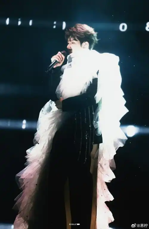 环球人物专栏王源说##王源城市捉迷藏