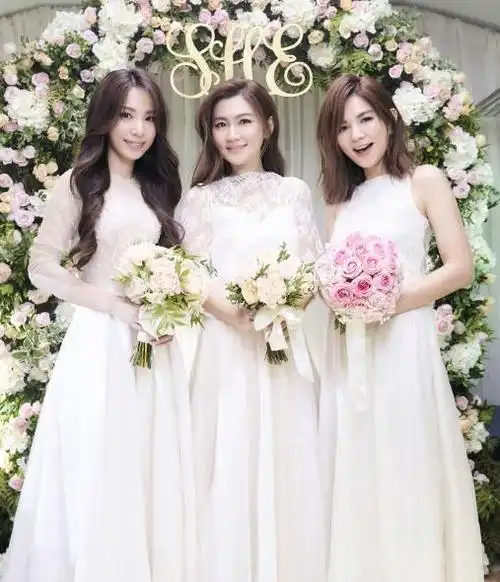 田馥甄过41岁生日she组合任家萱陈嘉桦为其庆生樱花漫步