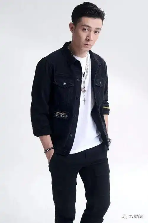 杨千嬅周柏豪多功能老婆cp合体容祖儿为医护人员打气