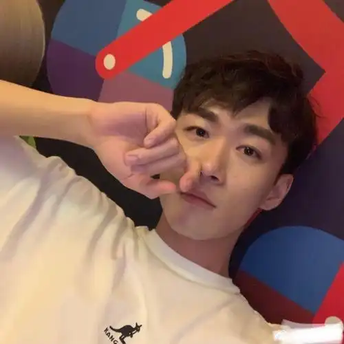 虎牙七夕发女朋友?不求人与宝子组队吃鸡,buff加成怒斩18杀_活动