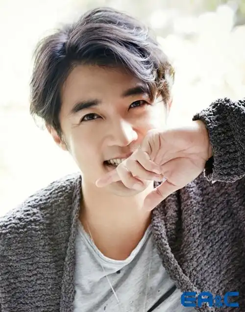 安在旭今日凌晨迎女儿, 妻女健康表感激