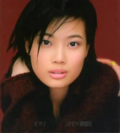 容祖儿(joey)初出道时的样貌不断受到批评.