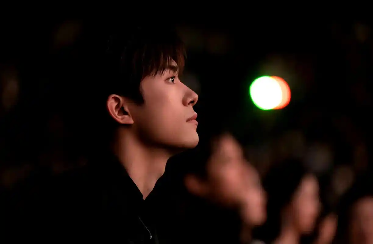 91 有网友爆料称易烊千玺朱一龙要合作了,朱一龙有奖易烊千玺有票房