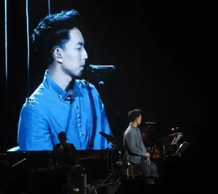 图林宥嘉侧脸照片集锦绯闻女友遭扒