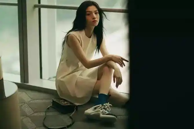 金句女孩春夏为何她随口说话都像在写诗