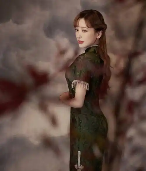 原创原创37岁金莎旗袍装太惊艳前凸后翘人美歌甜理想男友遭父亲吐槽